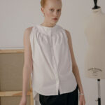 EVELINE – PLEATED SLEEVELESS SHIRT